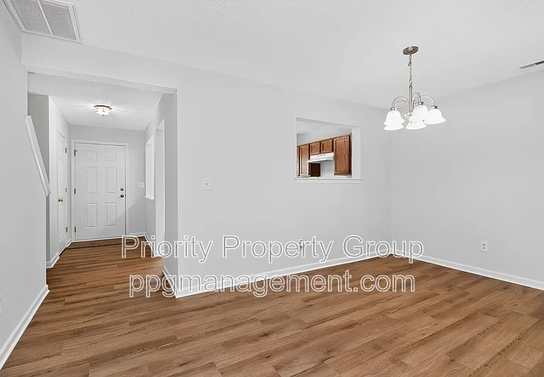 3204 Barons Court Rd — Photo 19