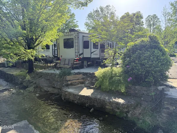4229 E Pkwy #166-lot 166, Gatlinburg, TN 37738