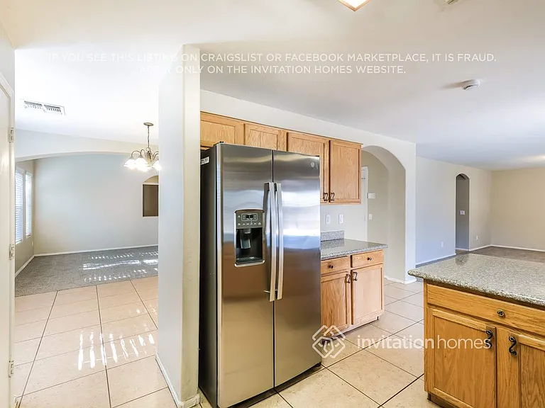8134 W Hilton Ave — Photo 8