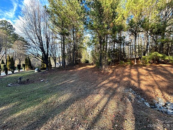 4th image of 300 Riverwalk Dr Lot 44
