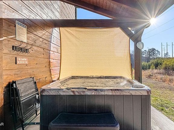 5th image of 1663 Falls Way