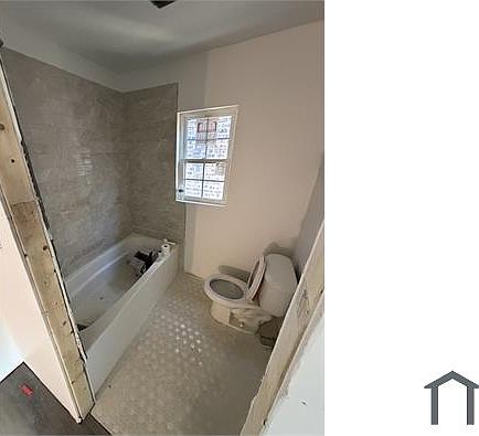 3rd image of 6710 S Green St