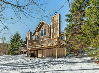 471 Spruce Dr, Tannersville, PA 18372