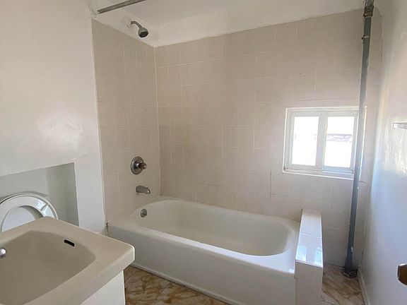 5th image of 32 N Bond St Floor 2