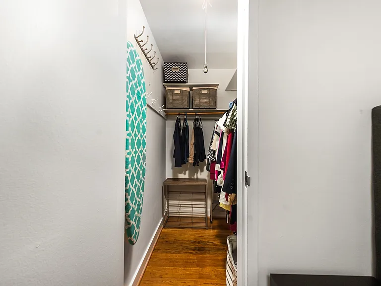 5112 Macarthur Blvd NW — Photo 12
