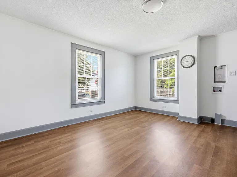 204 E H St — Photo 15