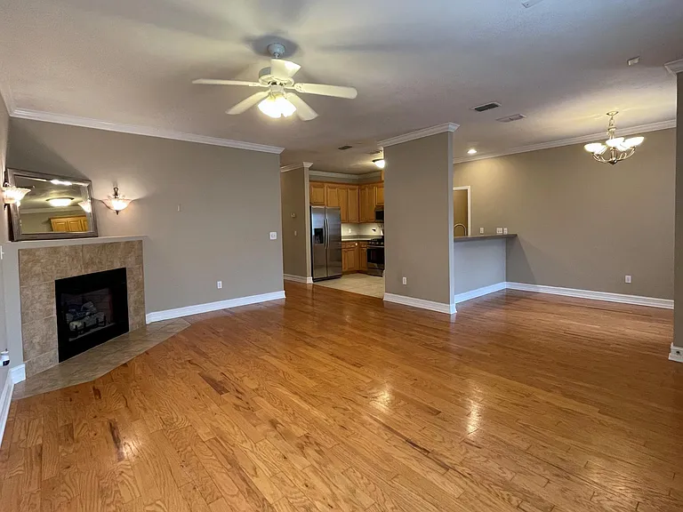 2868 Braddock Ct — Photo 4