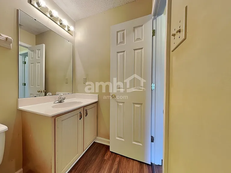 5802 Eagleston Dr — Photo 16