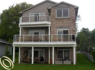 4183 Homestead Dr, Howell, MI 48843