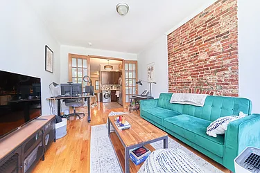 Rented by Living New York