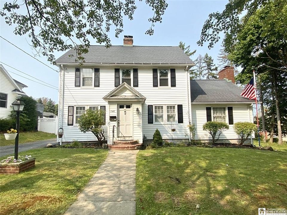 1st image of 146 Hazeltine Ave