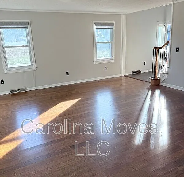 121 Chipwood Ln — Photo 8