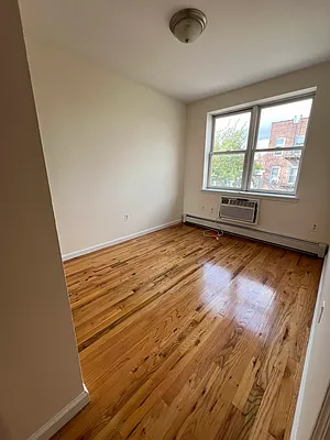 Rented by Standard Living Realty Inc | media 30