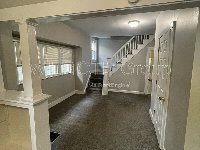 4212 E Washington St — Photo 6