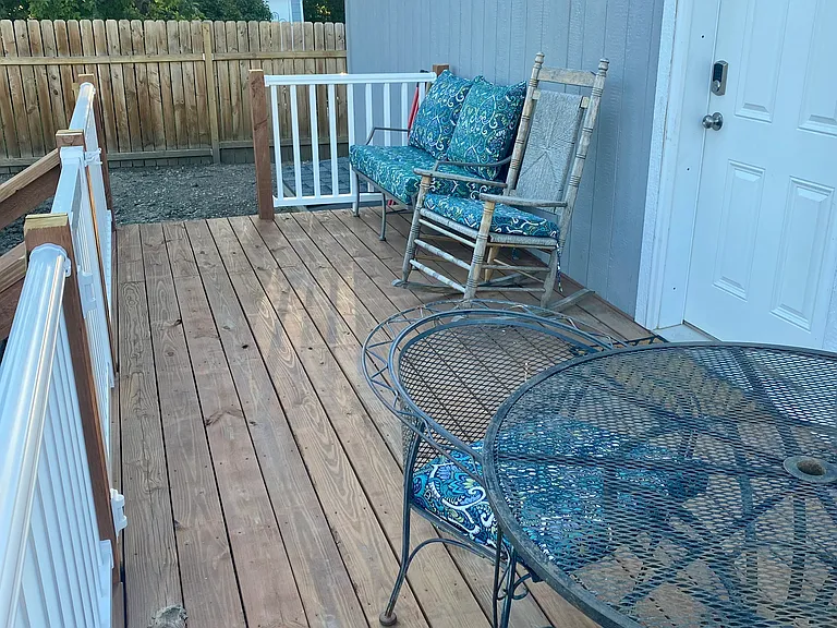 724 E Burkitt St #B — Photo 1