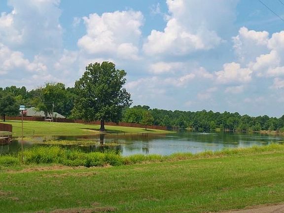 2nd image of 8012 Quail Hollow Dr