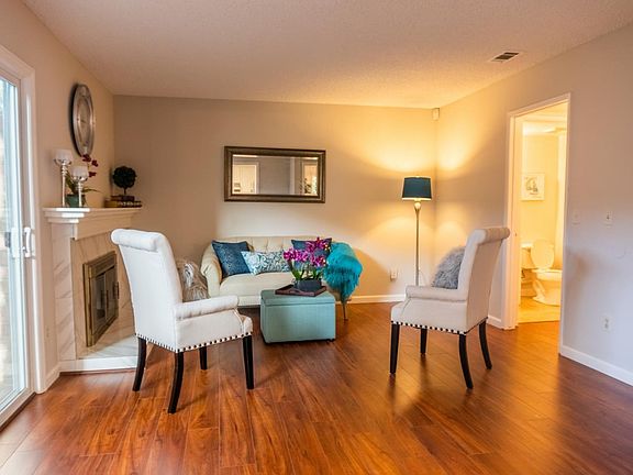 3rd image of 304 Ryegate Ct