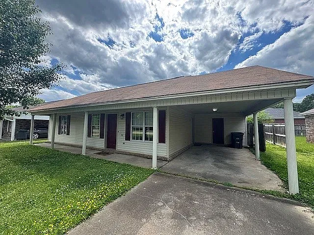 3 bed, 1008 sqft, $1,400 — Photo 2