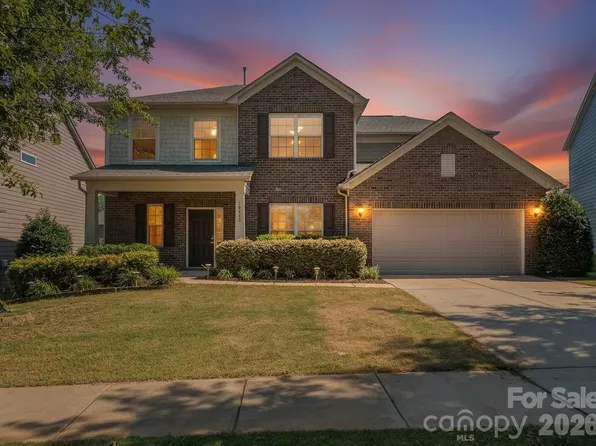10433 Honeyfur Ct, Charlotte, NC 28278
