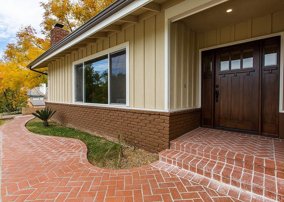 1st image of 23614 Neargate Dr