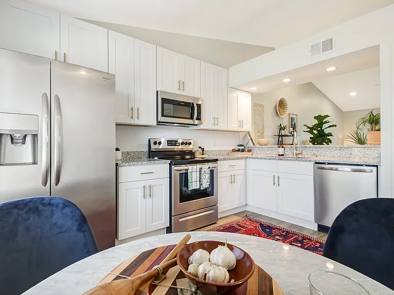660 Aquatic Dr — Photo 18