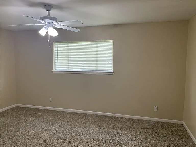 5815 Darlinghurst Dr — Photo 8