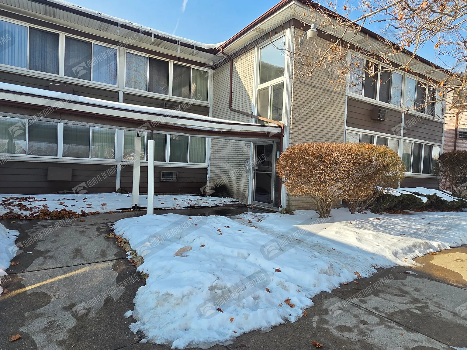 House- Multi Family — Photo 2