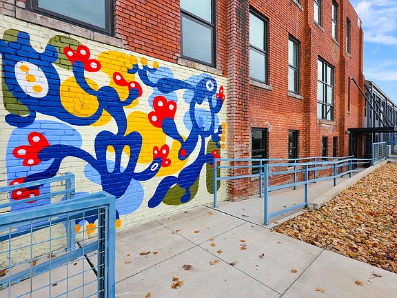 5th image of 2100 Rossville Ave #100