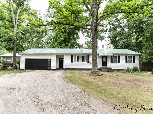 895 S Ransom Rd, White Cloud, MI 49349