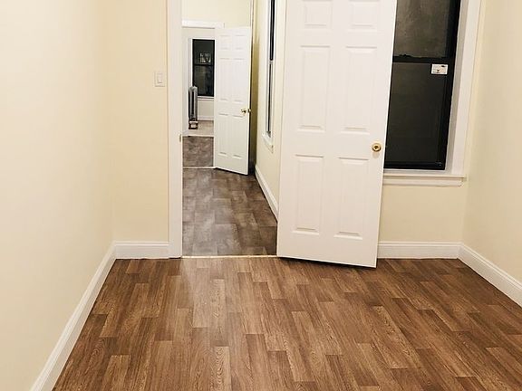 4th image of 3450 43rd St APT 2R