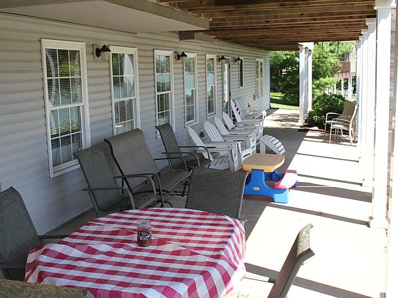 4th image of 438 W Point Dr