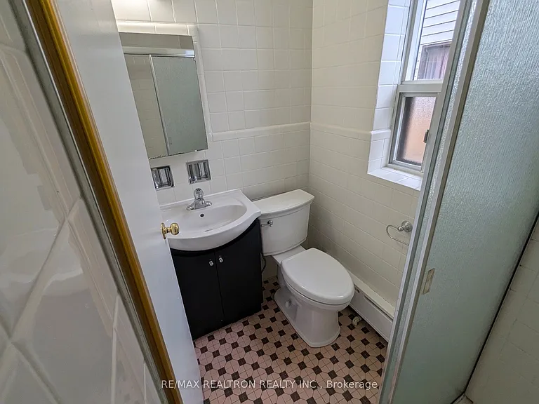 40 Meadowbrook Rd #4 — Photo 8