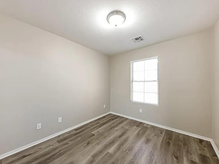 2409 S 90th Gln — Photo 12