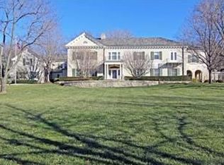 5707 Oakwood Rd, Mission Hills, KS 66208