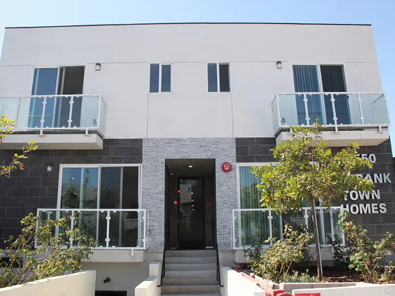 14550 Burbank Blvd #103 — Photo 1