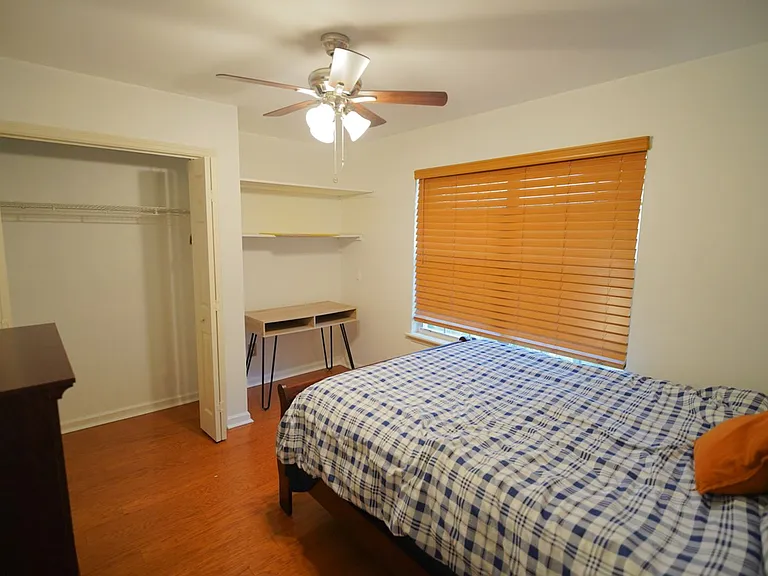 4472 Bay Shore Cir — Photo 26