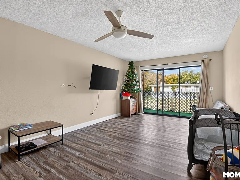 1500 Virginia Ave #203 — Photo 4