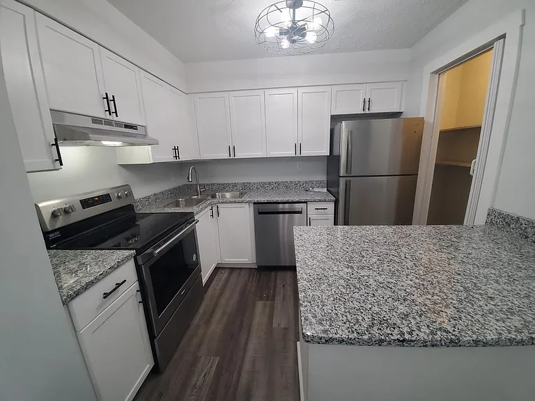 25 Martin St #19 — Photo 4