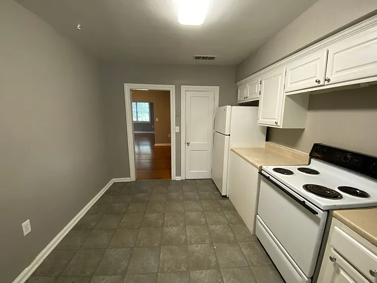 1306 E Victory Dr — Photo 11