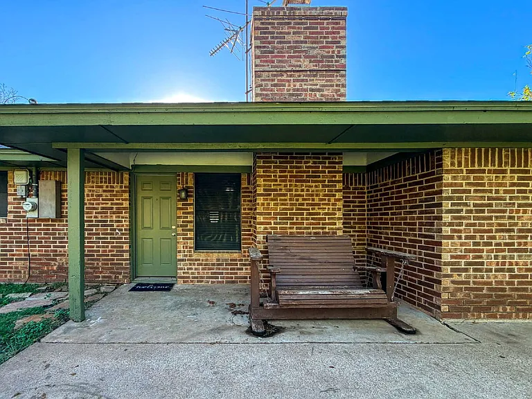 3708 Holland Dr — Photo 33