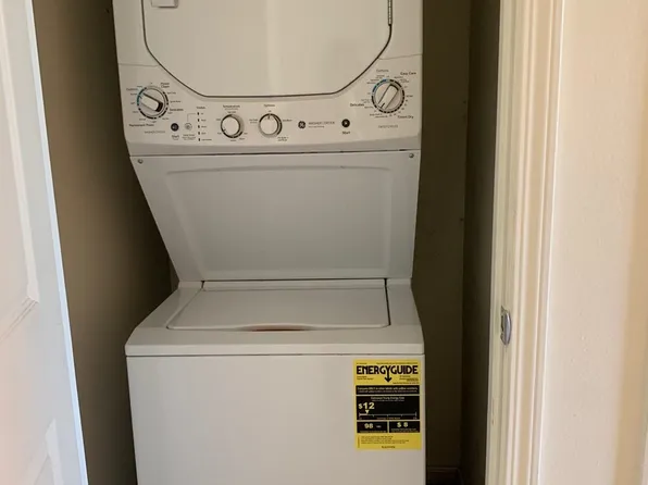 916 Shirley Pl APT E, Belgrade, MT 59714