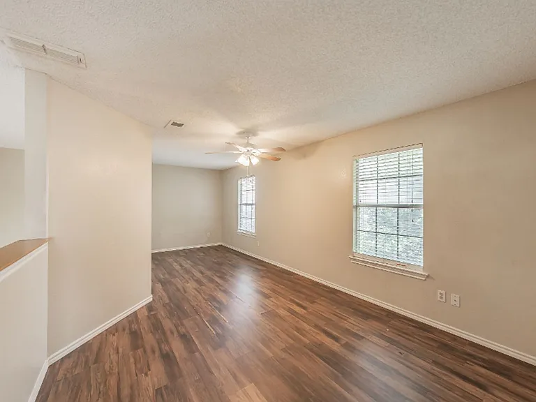2136 Stoneridge Dr — Photo 26