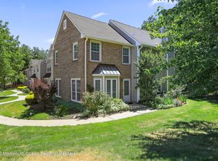 281 Stratford Pl, Morganville, NJ