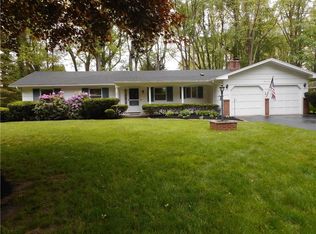 57 Shire Oaks Dr, Pittsford, NY 14534