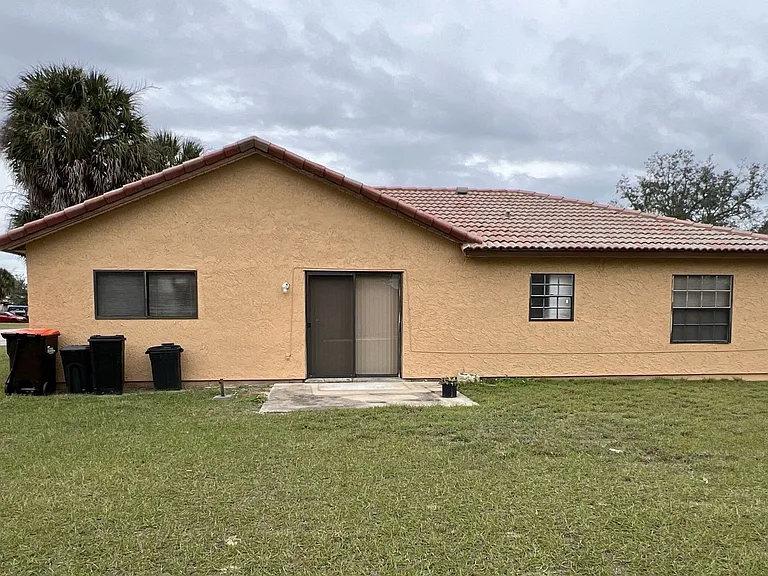 319 Oak Track Dr — Photo 26