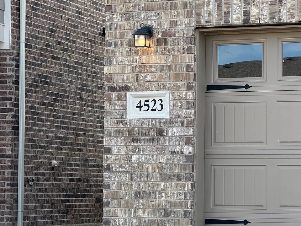 4523 Firewheel Dr