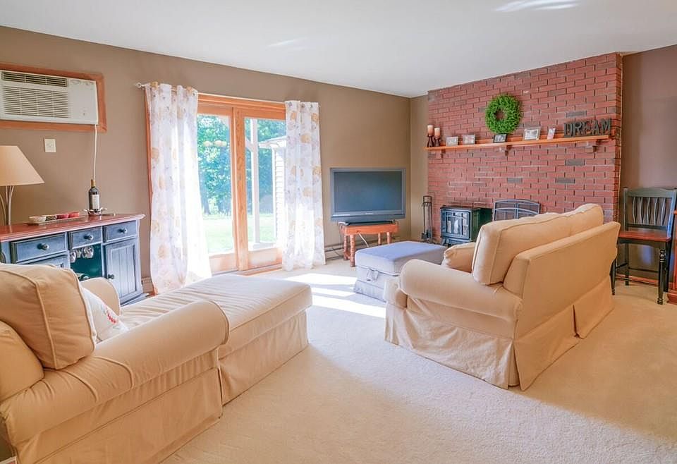 1st image of 125 Highwood Dr