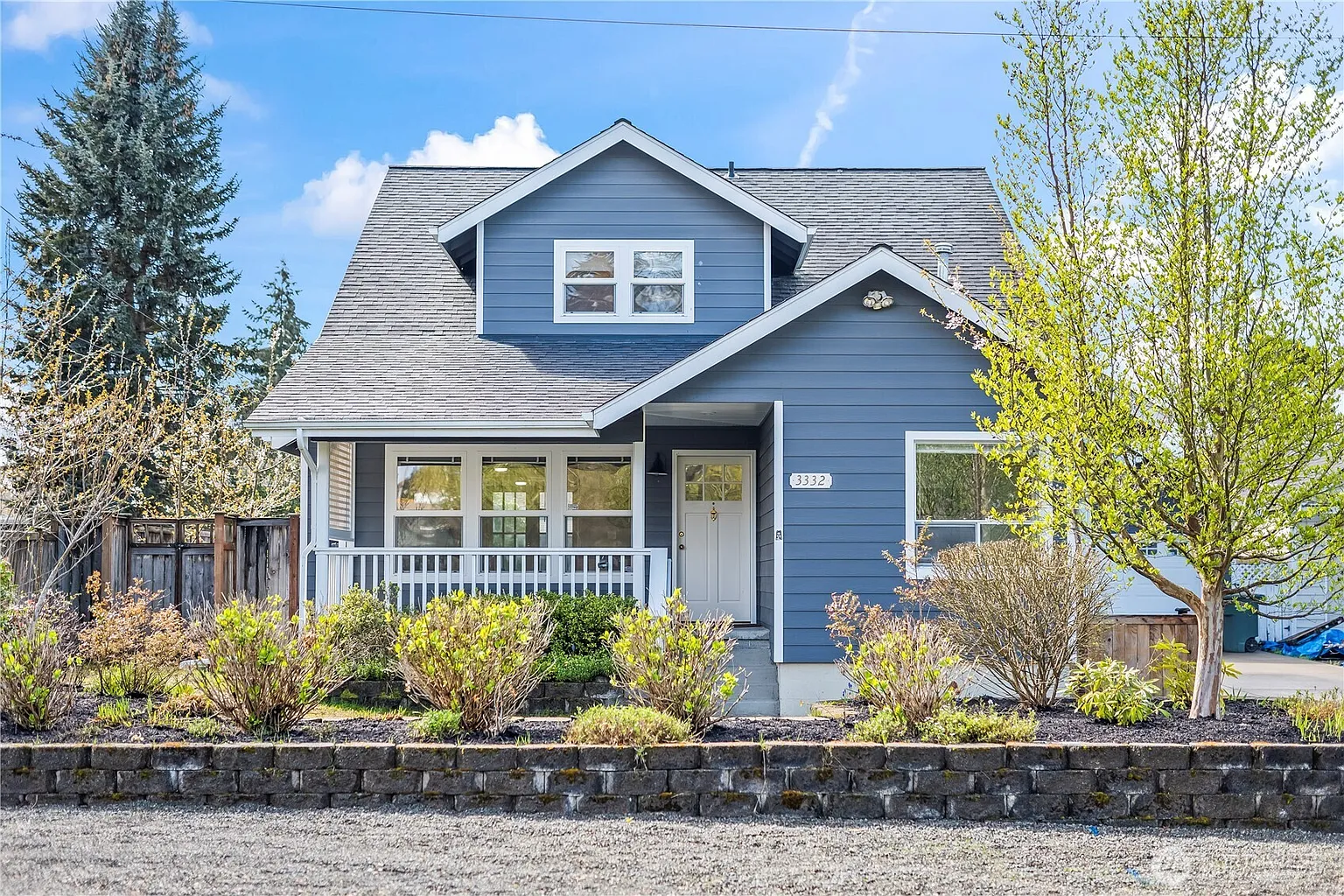 3332 Mountain View Avenue W photo 1
