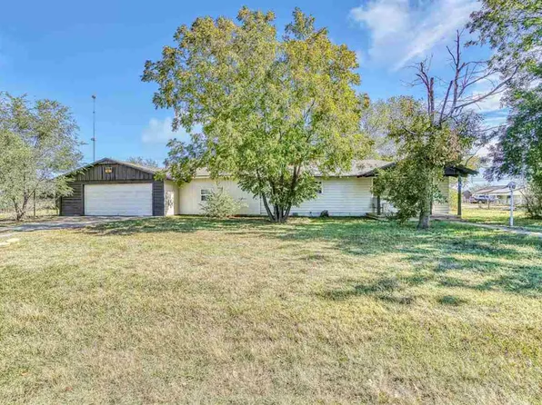 301 NW 5th St, Cache, OK 73527