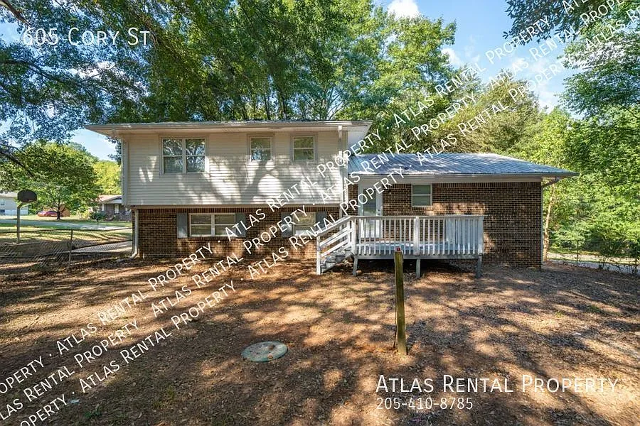 Building Photo - 605 Cory St